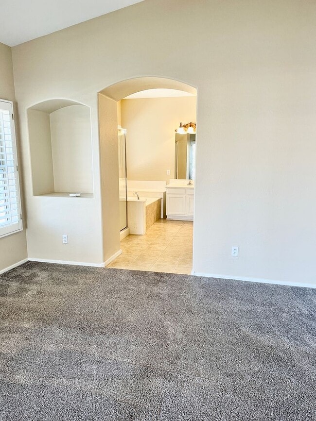 Building Photo - 3-6 Month Rental, Amazing Water Front Property With Private Pool!