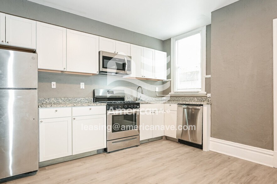 Building Photo - 253 Watson Blvd