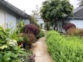 Building Photo - Charming Remodeled Townhome in Raleigh West - Prime Location w/ Garage & Private Patio