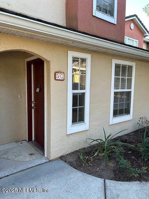 Building Photo - 570 Busch Dr