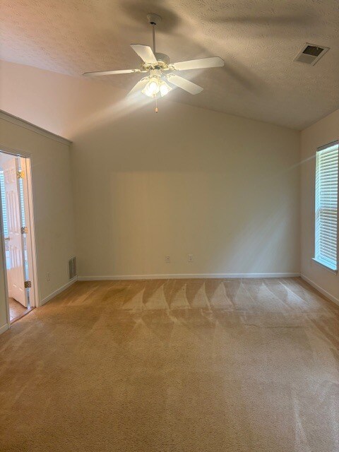 Building Photo - 95 Saddlebrook Ct