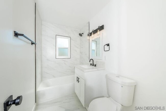 Building Photo - 2472 Calle Tortuosa