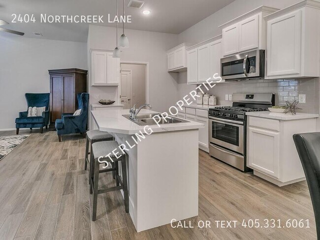 Building Photo - 2404 Northcreek Ln