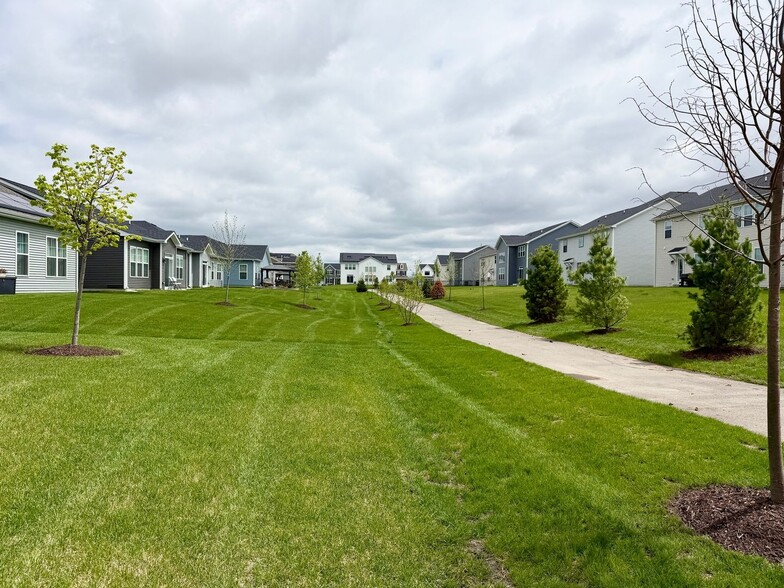 Building Photo - 714 Alberta Ave