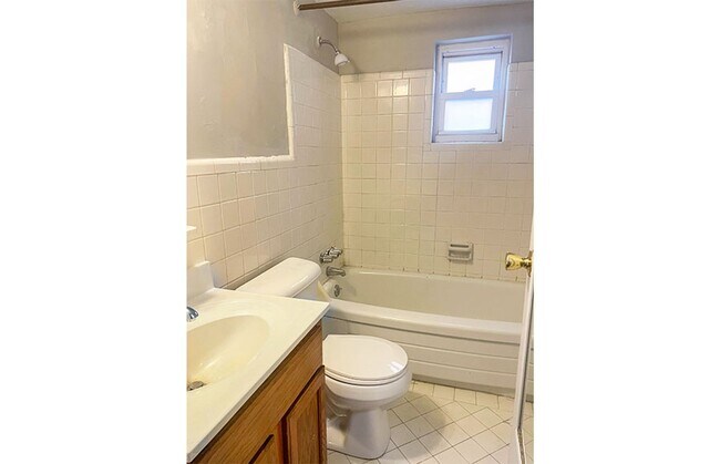 Building Photo - 249 Senator Pl