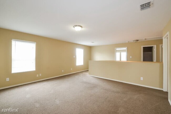 Building Photo - 6 br, 2.5 bath House - 3818 Amber Chase