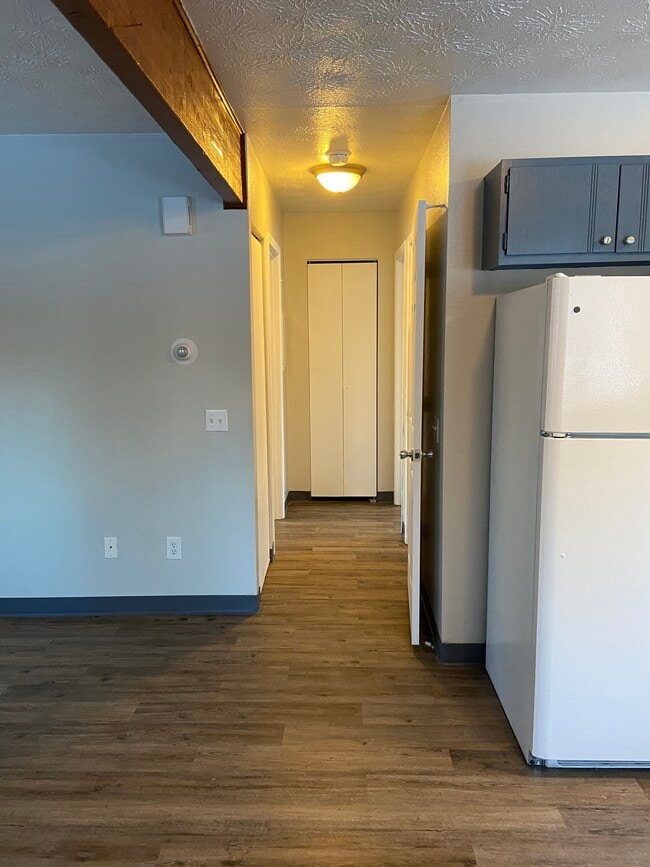 Building Photo - 200 W Heritage Drive