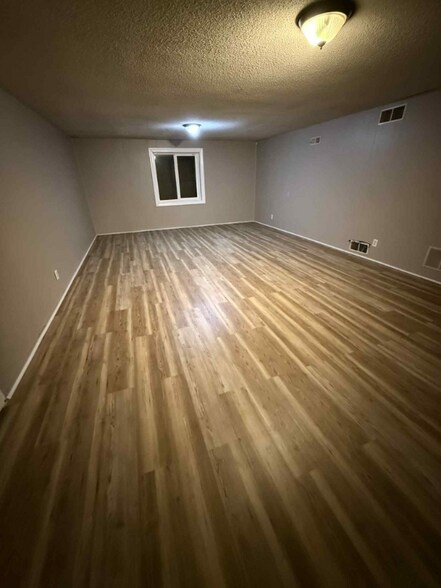 Building Photo - 1324 N Crestline St