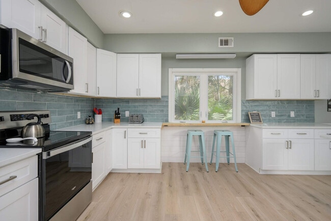 Building Photo - 3 Cassina Ln