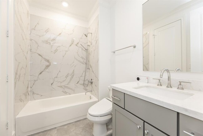 Building Photo - 7518 Viano Ln
