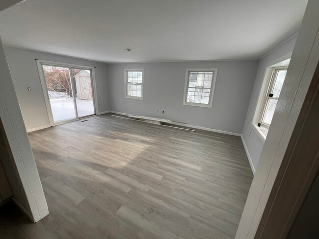 Building Photo - 8 Marboro Ln