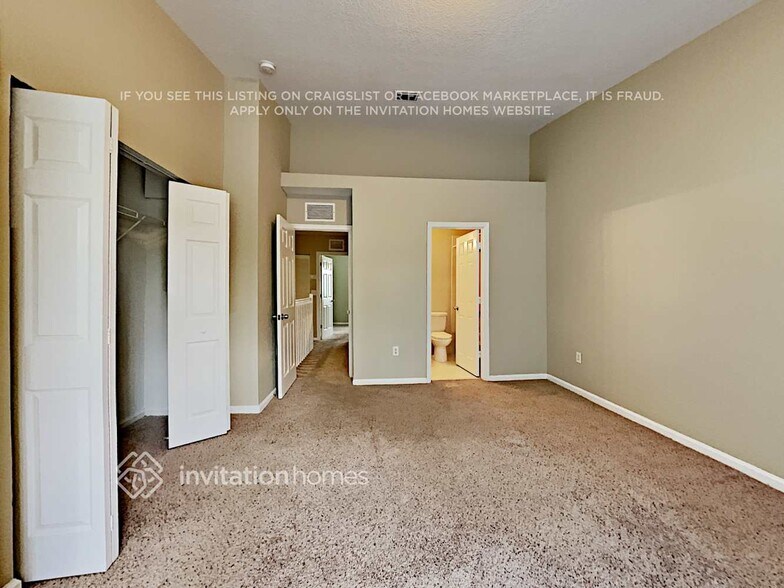 Building Photo - 2518 SW 83rd Terrace