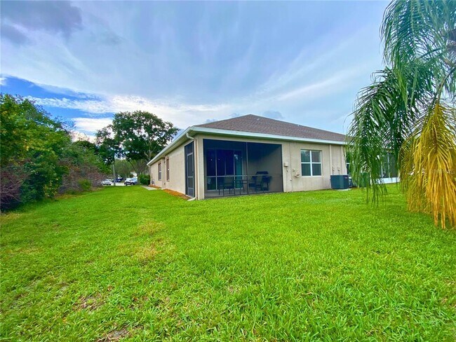 Building Photo - 7404 Surrey Wood Ln