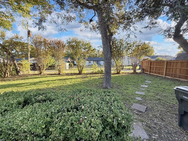 Building Photo - 822 Bandera Ln