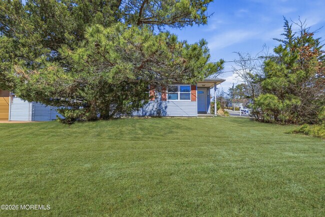 Building Photo - 201 6th St