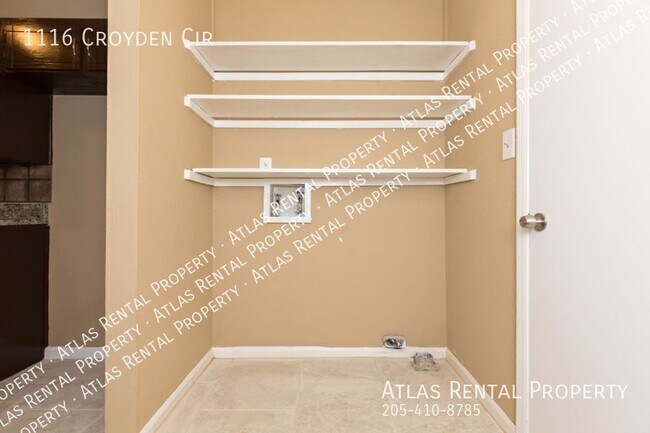 Building Photo - 1116 Croyden Cir