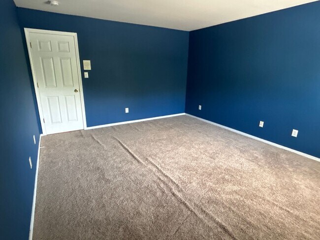 Building Photo - Spacious 3 Bed | 2.5 Bath House in Raleigh