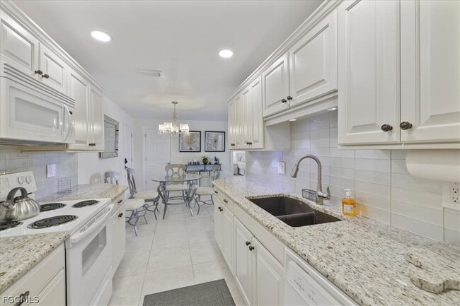 Building Photo - 1511 Estero Blvd