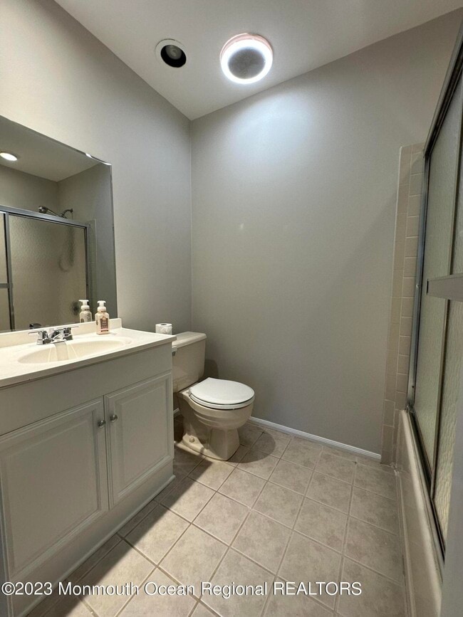 Building Photo - 143 Tanglewood Pl