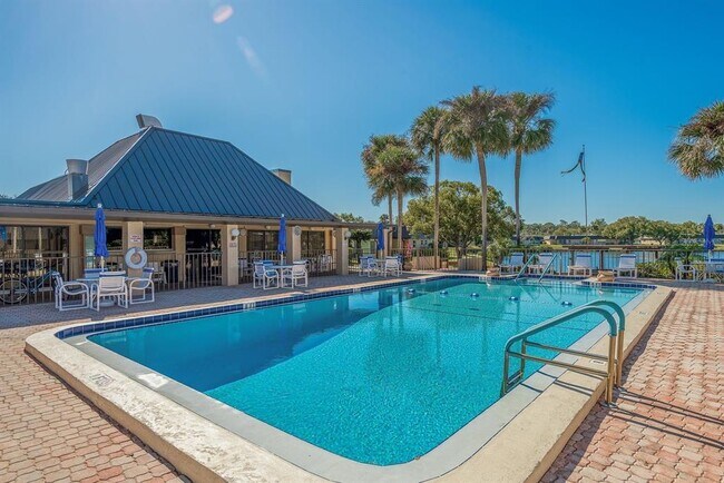 Building Photo - 4229 Stratford Dr