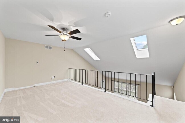 Building Photo - 722 Sedgewick Ct