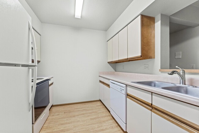 Building Photo - 2102 Stirrup Ln