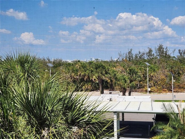 Building Photo - 2100 Benjamin Franklin Dr