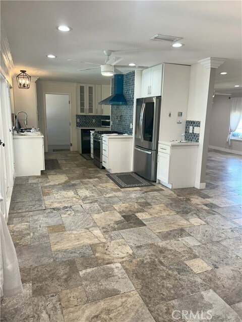 Building Photo - 808 Orchard Dr