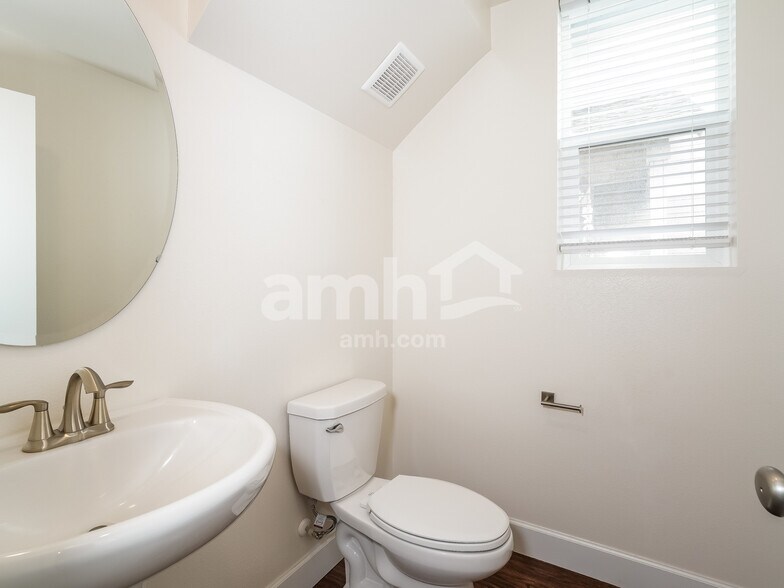 Building Photo - 1455 92nd Way SE