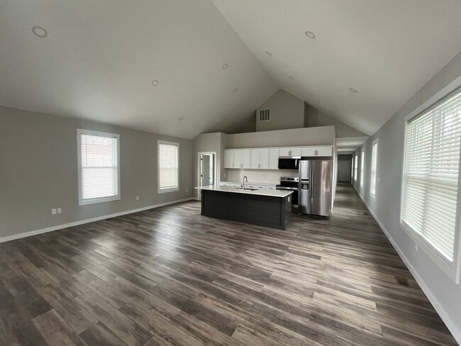 Building Photo - Short term lease. New Construction 4BR/4.5BA Great Location!
