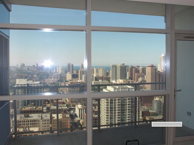 Building Photo - 303 W Ohio St