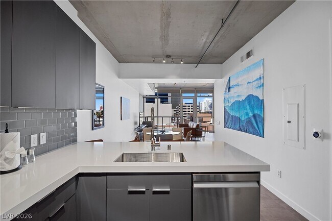 Building Photo - 353 E Bonneville Ave