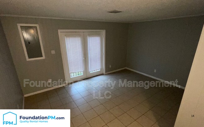 Building Photo - 2100 Vollintine Ave