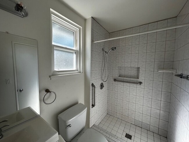 Building Photo - DON'T MISS OUT! HOME AVAILABLE BEGINNING OF MAY