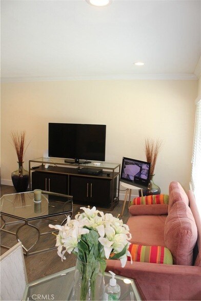 Building Photo - 761 W Country Hills Dr