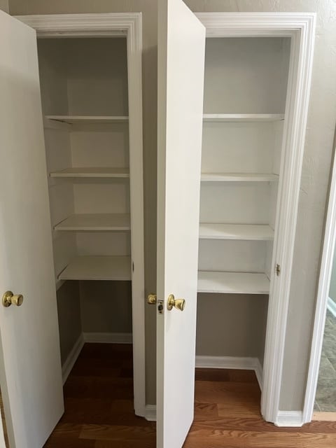 Building Photo - Live Oak Dr. / MDM Properties 1 LLC