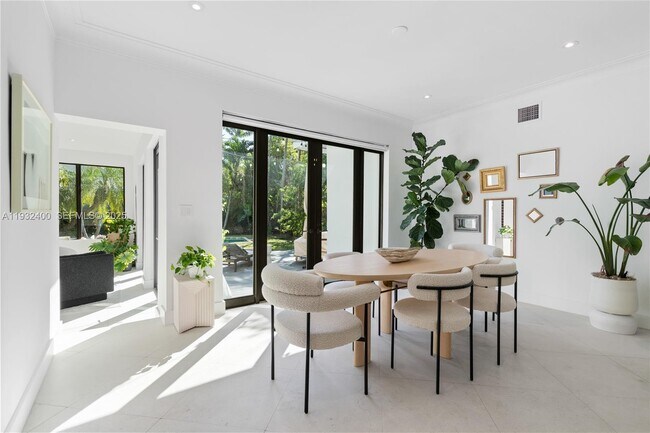 Building Photo - 2489 Meridian Ave