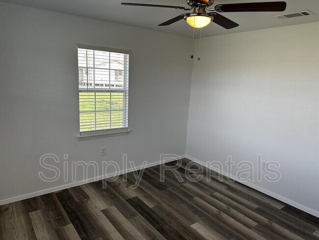 Building Photo - 1979 FM2649