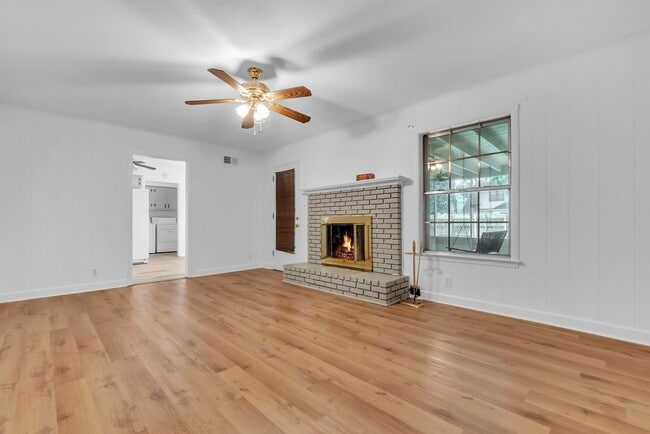 Building Photo - 5427 Shirlington Ave