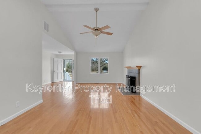 Building Photo - 3959 Lewiston Rd