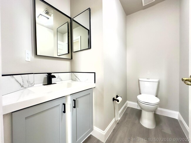 Building Photo - 1118 Fosters Mill Dr