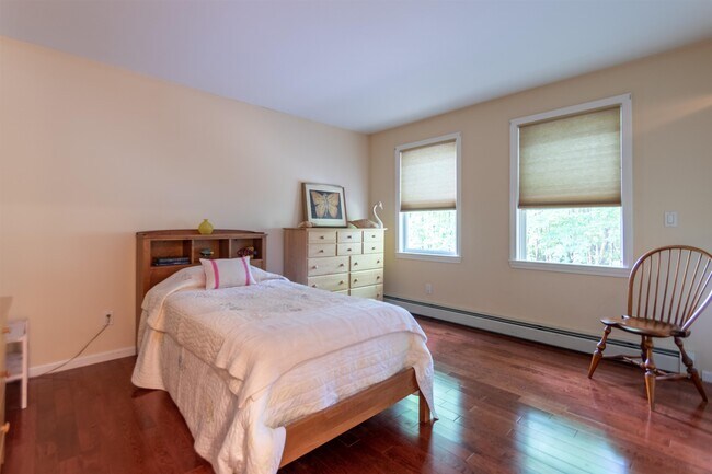 Building Photo - 12 Morningstar Dr