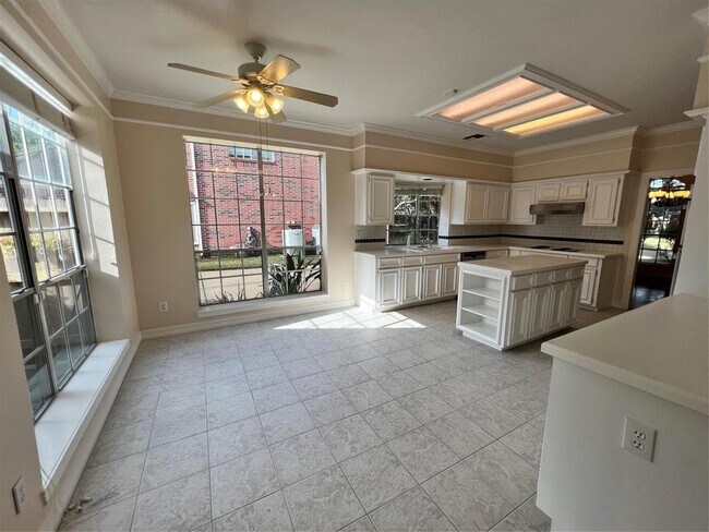 Building Photo - 4831 Hillswick Dr