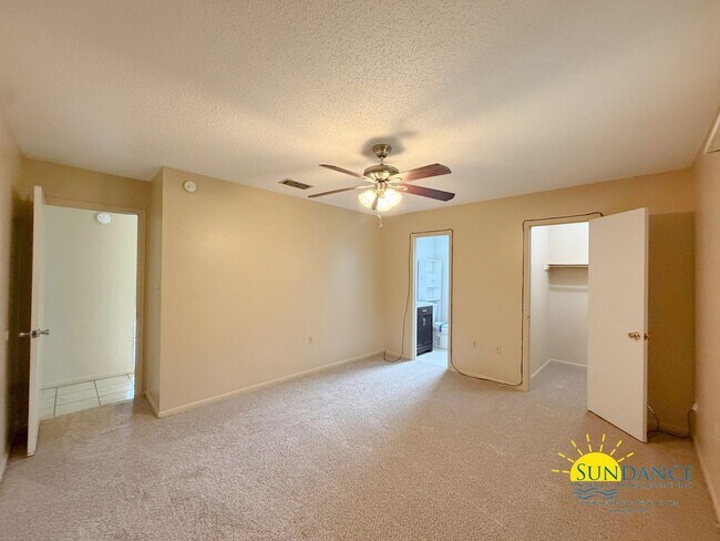 Building Photo - Great 3 Bedroom Home in Fort Walton