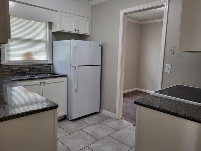 Building Photo - 3107 Andros Dr SW