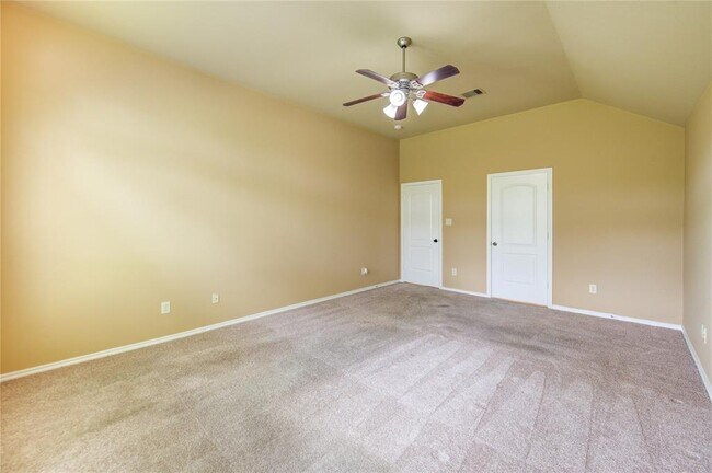 Building Photo - 5615 Stoneridge Ct