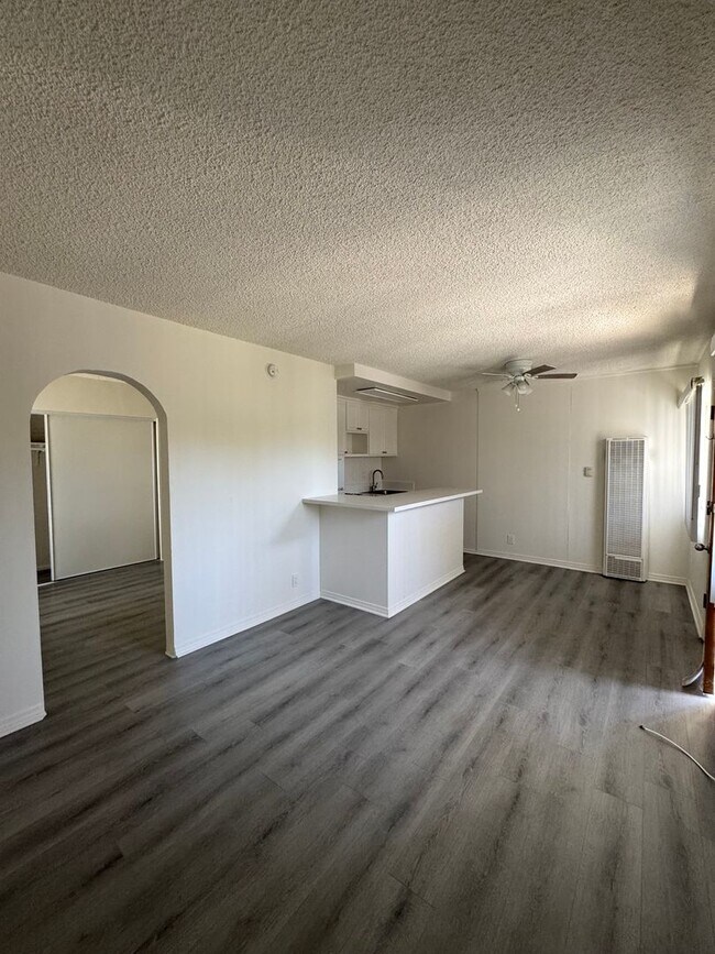 Building Photo - 1 Bed Apartment in Prime Playa Del Rey -  ...