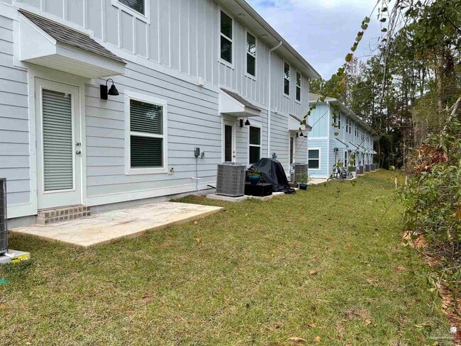 Building Photo - 1650 Iroquois Ct