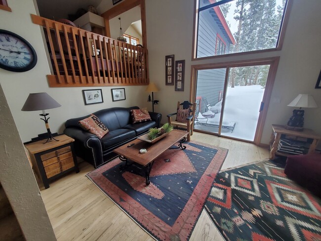 Building Photo - Extended Winter rental-Flexible lease term...