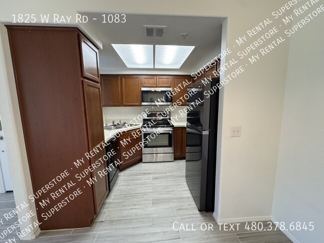 Building Photo - 1825 W Ray Rd